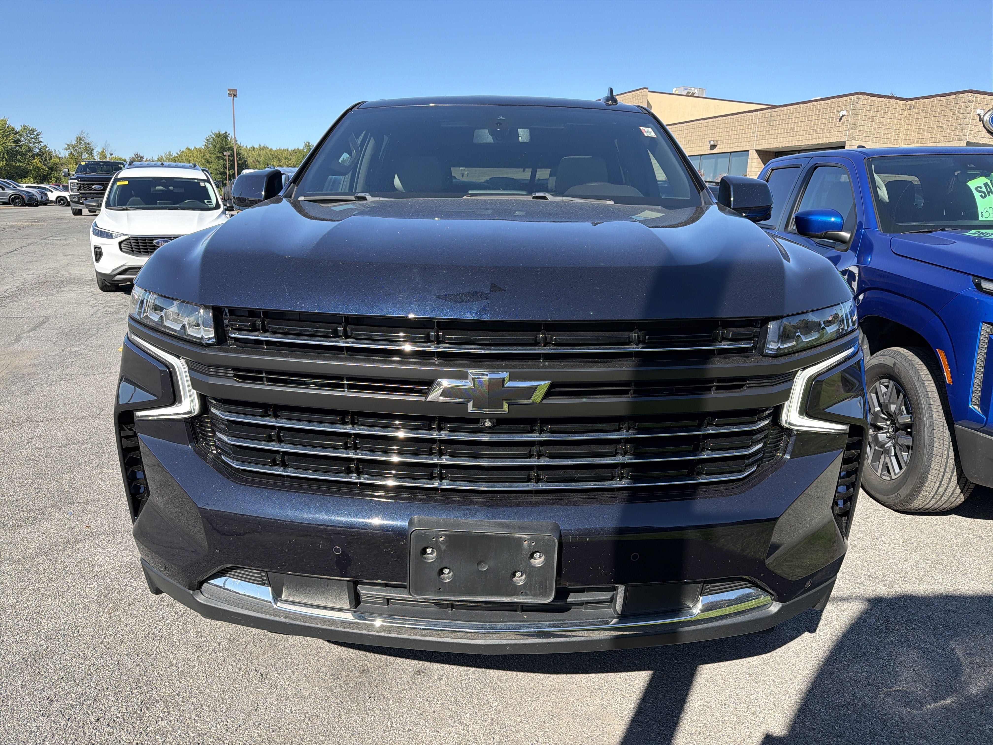 Used 2022 Chevrolet Tahoe LT w/ LT Signature Plus Package AWD/4WD image 3
