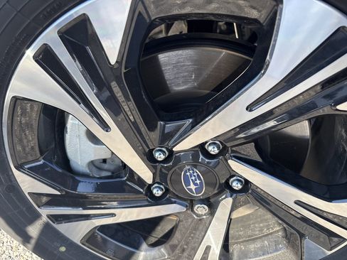 Used 2025 Subaru Crosstrek 2.0i Premium image 8