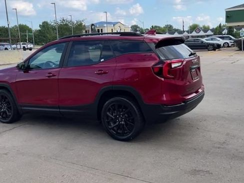 Used 2023 GMC Terrain SLE w/ Driver Convenience Package FWD image 6