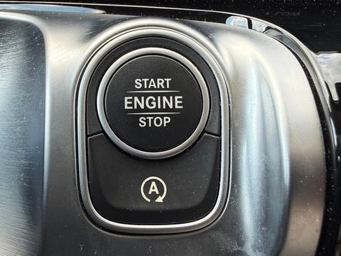 Used 2023 Mercedes-Benz GLB 250 4MATIC image 45