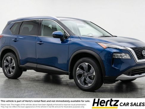 Used 2025 Nissan Rogue SV image 1
