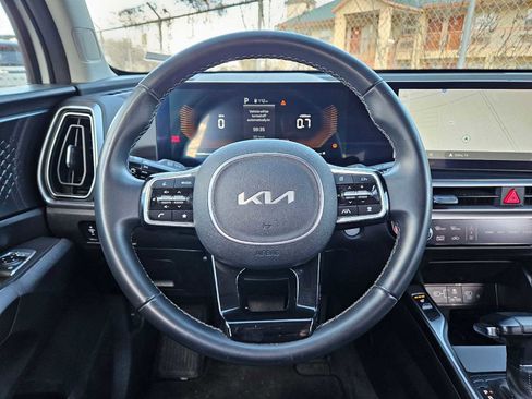 Used 2024 Kia Sorento S image 24