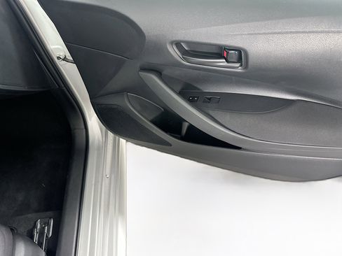 Used 2024 Toyota Corolla LE image 32