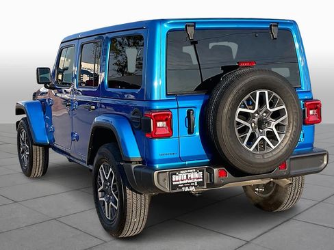 Used 2024 Jeep Wrangler Sahara w/ Technology Group image 11