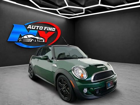 Used 2015 MINI Cooper S w/ Cold Weather Package FWD image 2