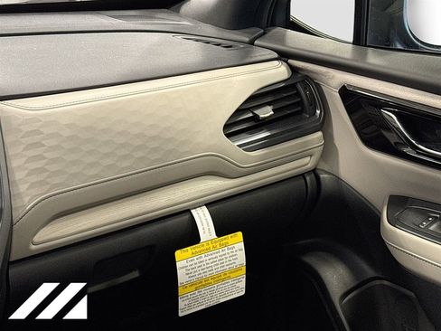 Used 2025 Subaru Forester Limited AWD/4WD image 25