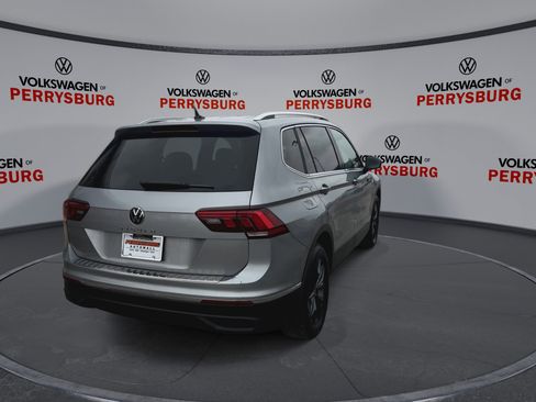 Certified 2022 Volkswagen Tiguan SE image 8