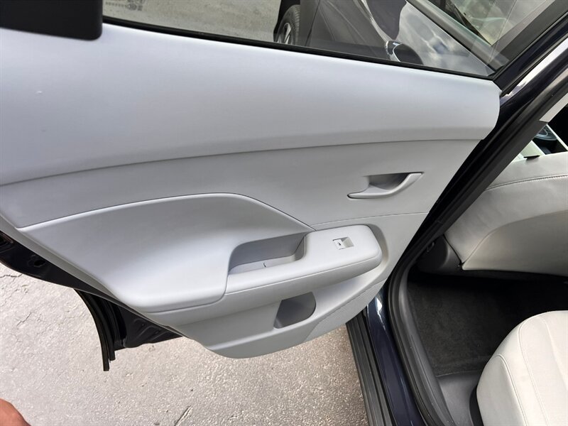 Used 2025 Hyundai Kona SEL AWD/4WD image 19