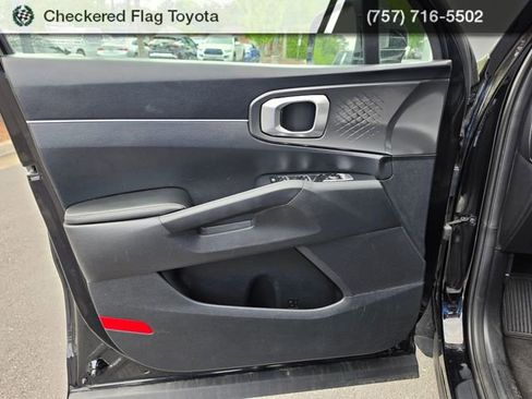 Used 2024 Kia Sorento S FWD image 23