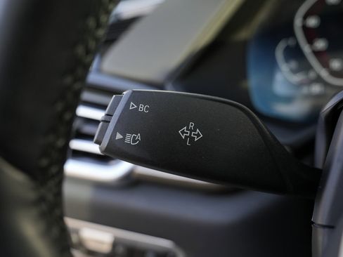 Used 2022 BMW X6 xDrive40i w/ M Sport Package image 53