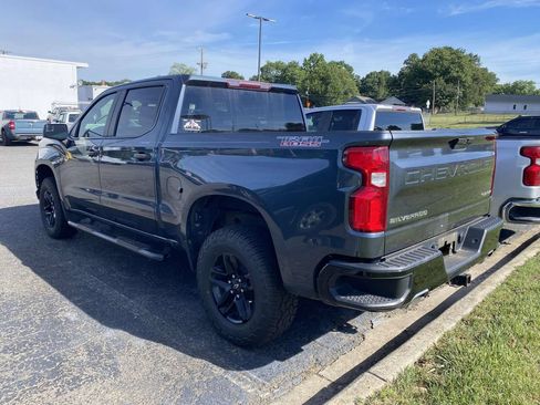 Used 2020 Chevrolet Silverado 1500 Custom Trail Boss w/ Custom Convenience Package AWD/4WD image 4