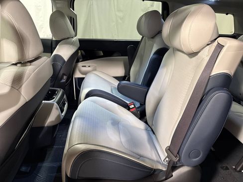 New 2026 Kia Carnival SX Prestige FWD image 5