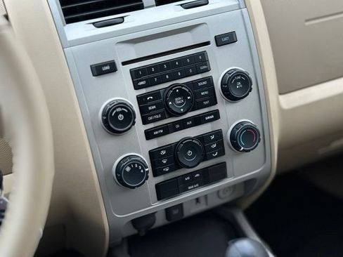 Used 2012 Ford Escape XLT AWD/4WD image 13
