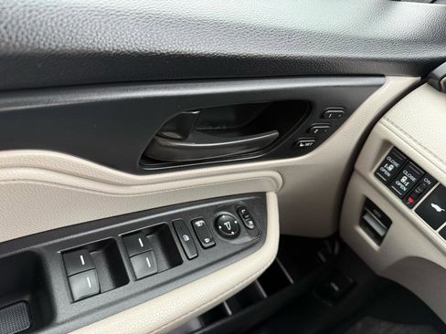 Used 2025 Honda Odyssey EX-L image 36