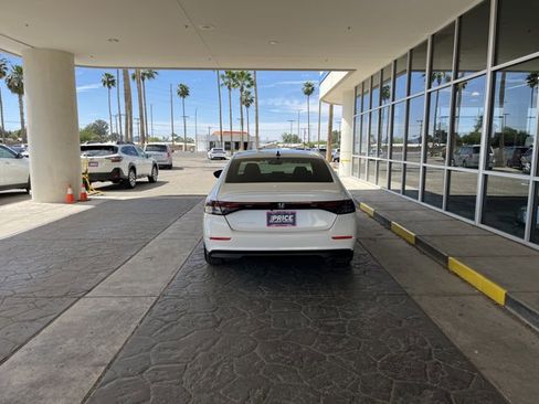 Used 2025 Honda Accord SE image 7