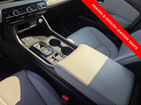 Used 2025 Honda Pilot Elite image 25