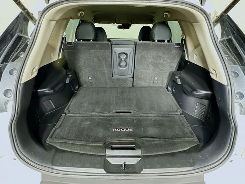 Used 2019 Nissan Rogue SV FWD image 27