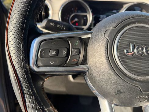 Used 2022 Jeep Gladiator Overland image 33