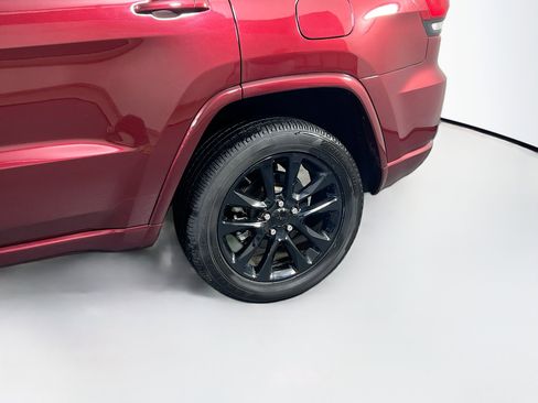 Used 2022 Jeep Grand Cherokee Laredo X AWD/4WD image 31
