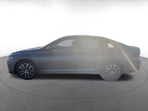 Used 2025 Volkswagen Jetta SE image 9