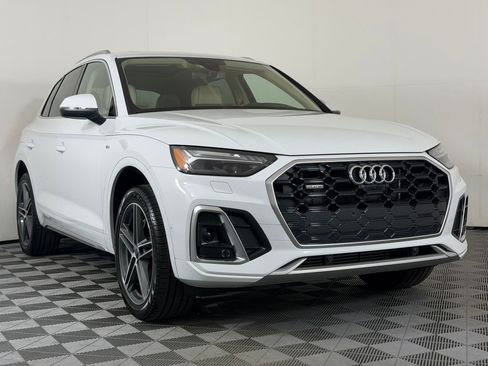 Used 2024 Audi Q5 e Prestige w/ Prestige Package AWD/4WD image 7
