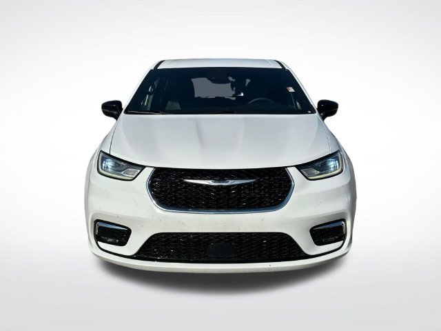 Used 2025 Chrysler Pacifica Select FWD image 2