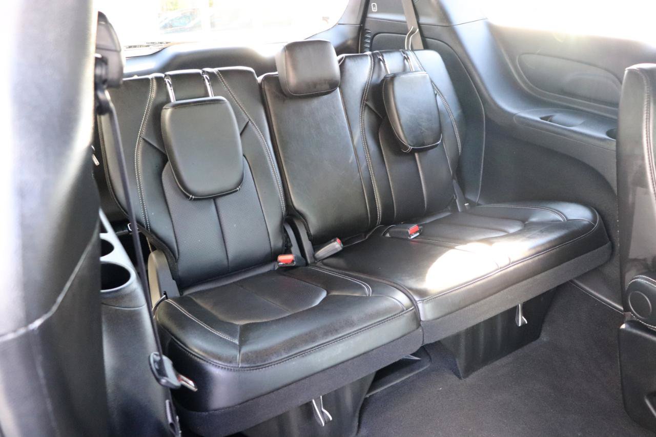 Used 2027 Chrysler Pacifica Select FWD image 14