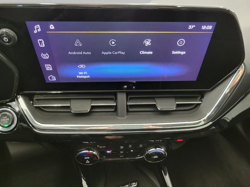 Used 2025 Chevrolet Trax RS w/ Sunroof Package image 7