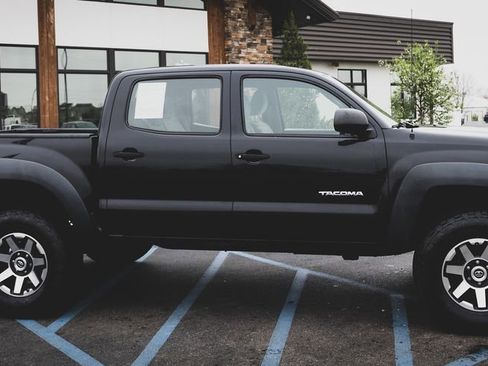 Used 2011 Toyota Tacoma 4x4 Double Cab image 11