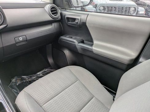 Used 2017 Toyota Tacoma SR RWD image 14