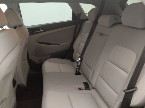 Used 2017 Hyundai Tucson Sport FWD image 18