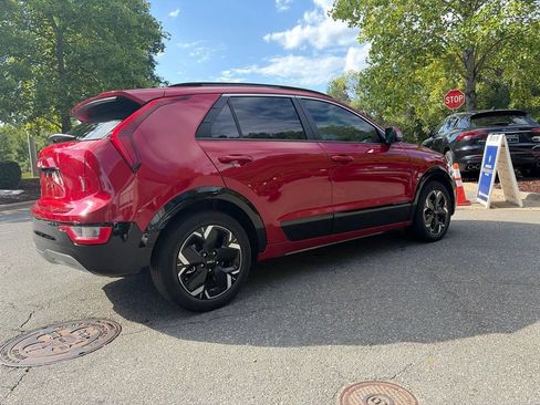 Used 2023 Kia Niro Wind FWD image 3