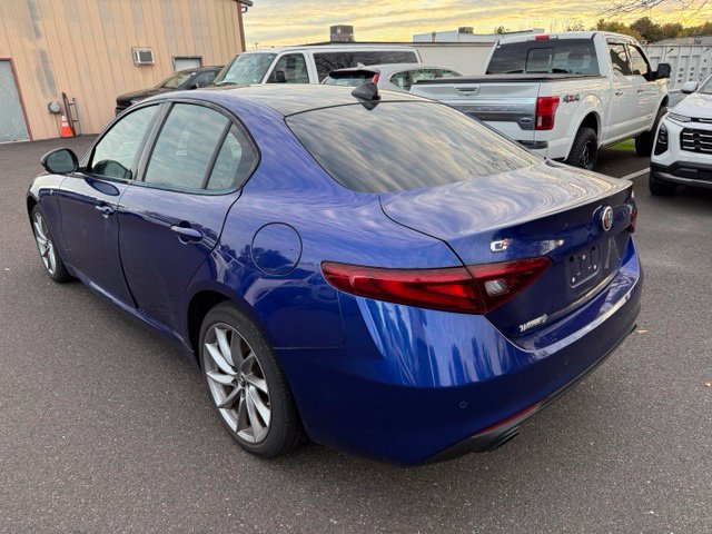 Used 2023 Alfa Romeo Giulia Ti AWD/4WD image 7