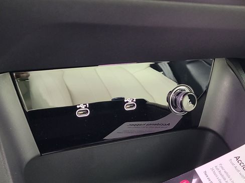 New 2025 Audi Q6 e-tron Premium Plus image 32