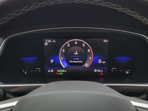 Used 2022 Volkswagen Tiguan SE w/ Panoramic Sunroof Package image 24