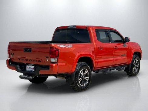 Used 2016 Toyota Tacoma TRD Sport w/ Towing Package AWD/4WD image 5