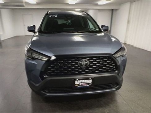 Used 2023 Toyota Corolla Cross LE image 3