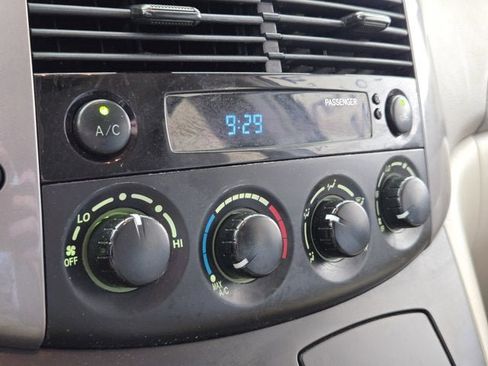 Used 2010 Toyota Sienna CE image 24