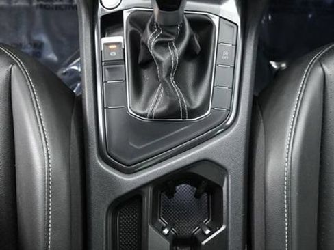 Used 2024 Volkswagen Tiguan SE FWD image 21