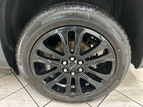 Certified 2023 GMC Acadia SLT w/ Elevation Edition image 15