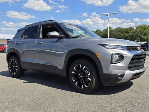 Used 2023 Chevrolet TrailBlazer LT image 30