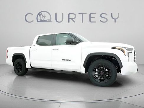 Used 2025 Toyota Tundra SR5 w/ SR5 Premium Package RWD image 17