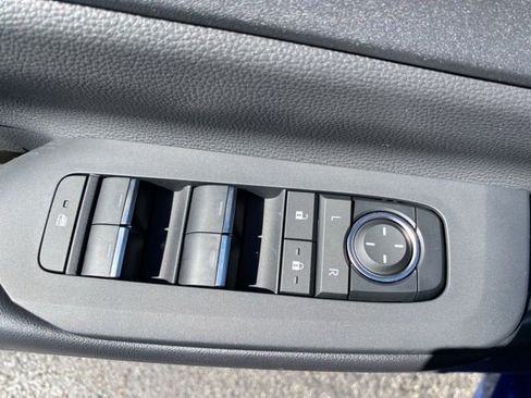 New 2025 Toyota Prius Plug-In Hybrid image 26