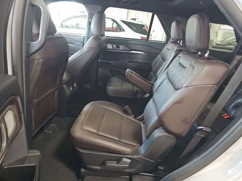 Used 2025 Ford Explorer Platinum w/ LUX Leather Package AWD/4WD image 11