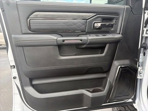 Used 2025 RAM 2500 Limited image 9