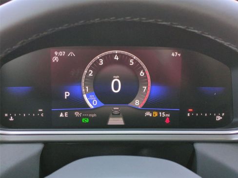 New 2026 Volkswagen Taos SE image 13