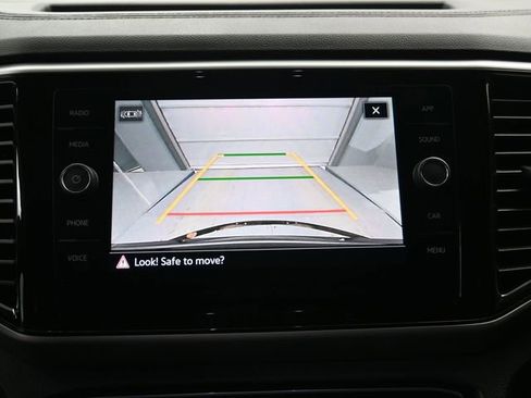 Used 2023 Volkswagen Atlas Cross Sport SE image 17