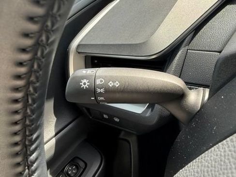 Certified 2023 Toyota Prius LE FWD image 21
