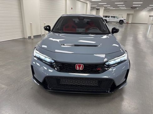Used 2024 Honda Civic Type R image 2