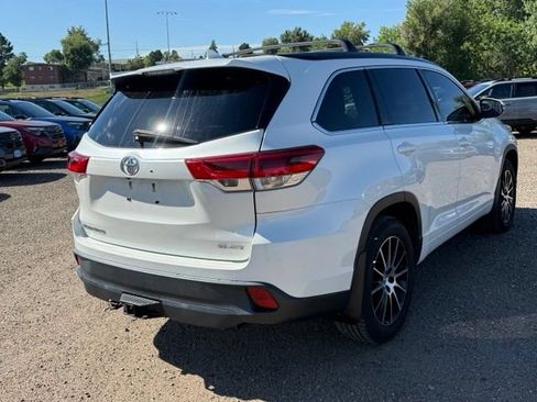 Used 2018 Toyota Highlander SE AWD/4WD image 5